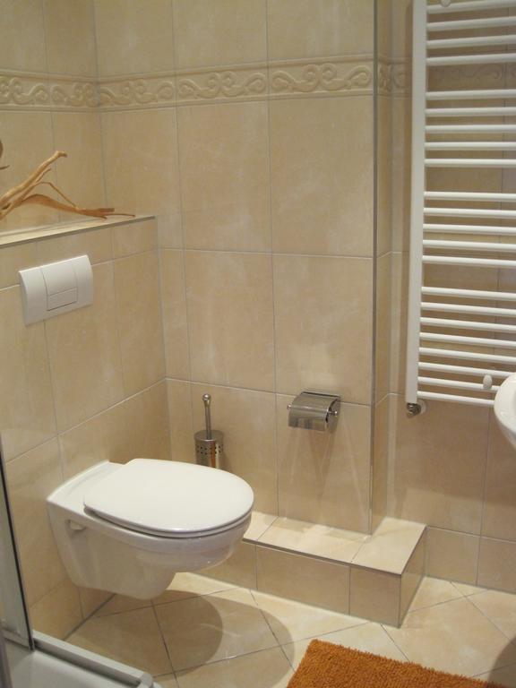 Haus Ostseeatoll Apartment Rostock Phòng bức ảnh